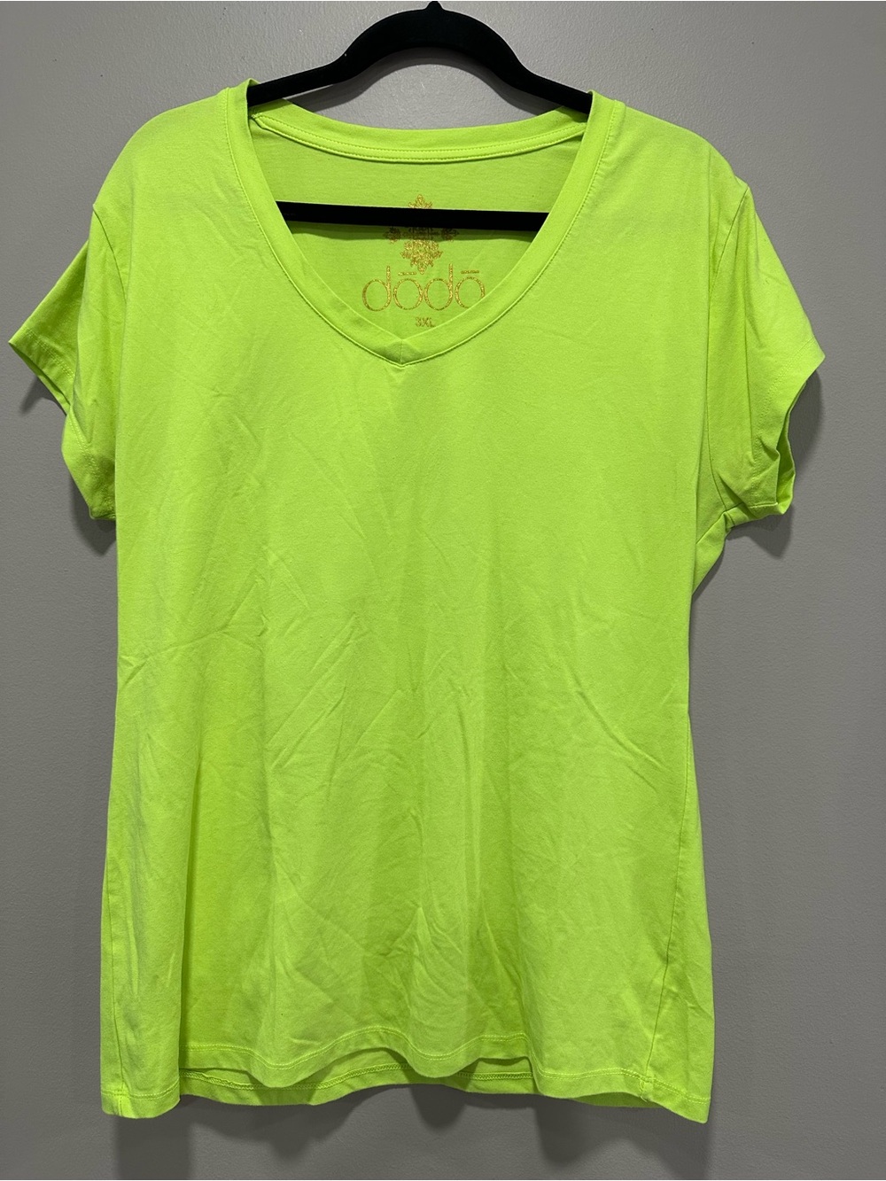 Dôdō Neon Lime Green V-Neck T-Shirt Plus Size 3XL Like New